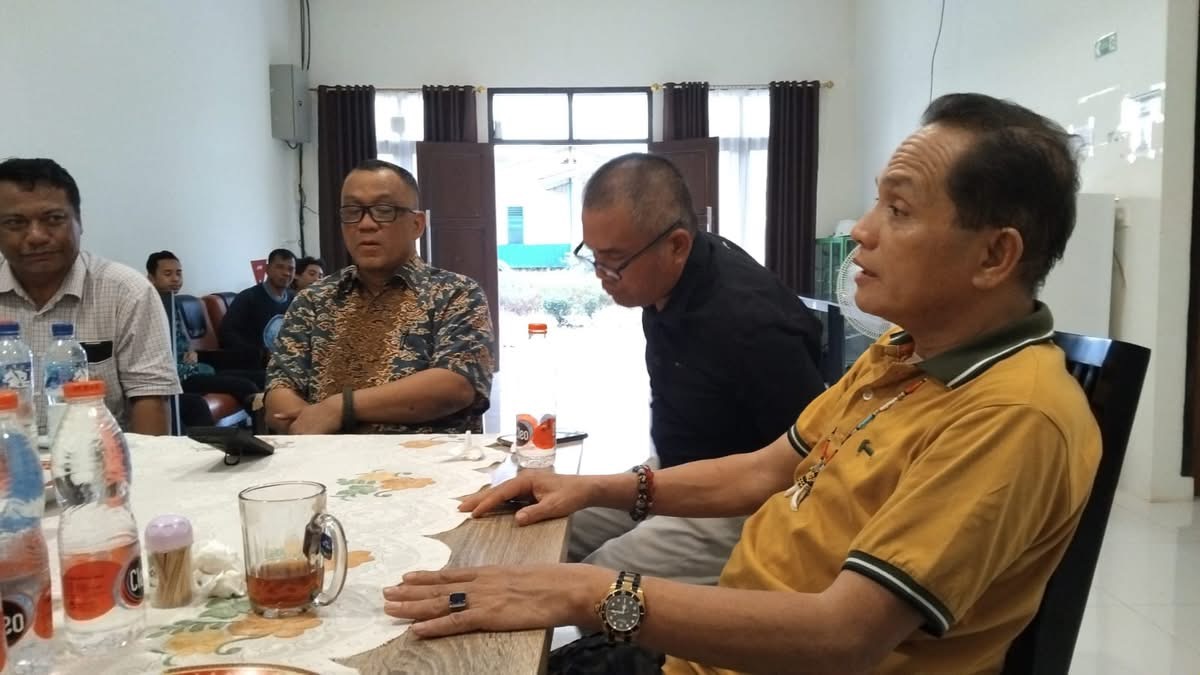 Chairman of the East Kalimantan APINDO Holds Discussion with Indigenous Leaders in Malinau