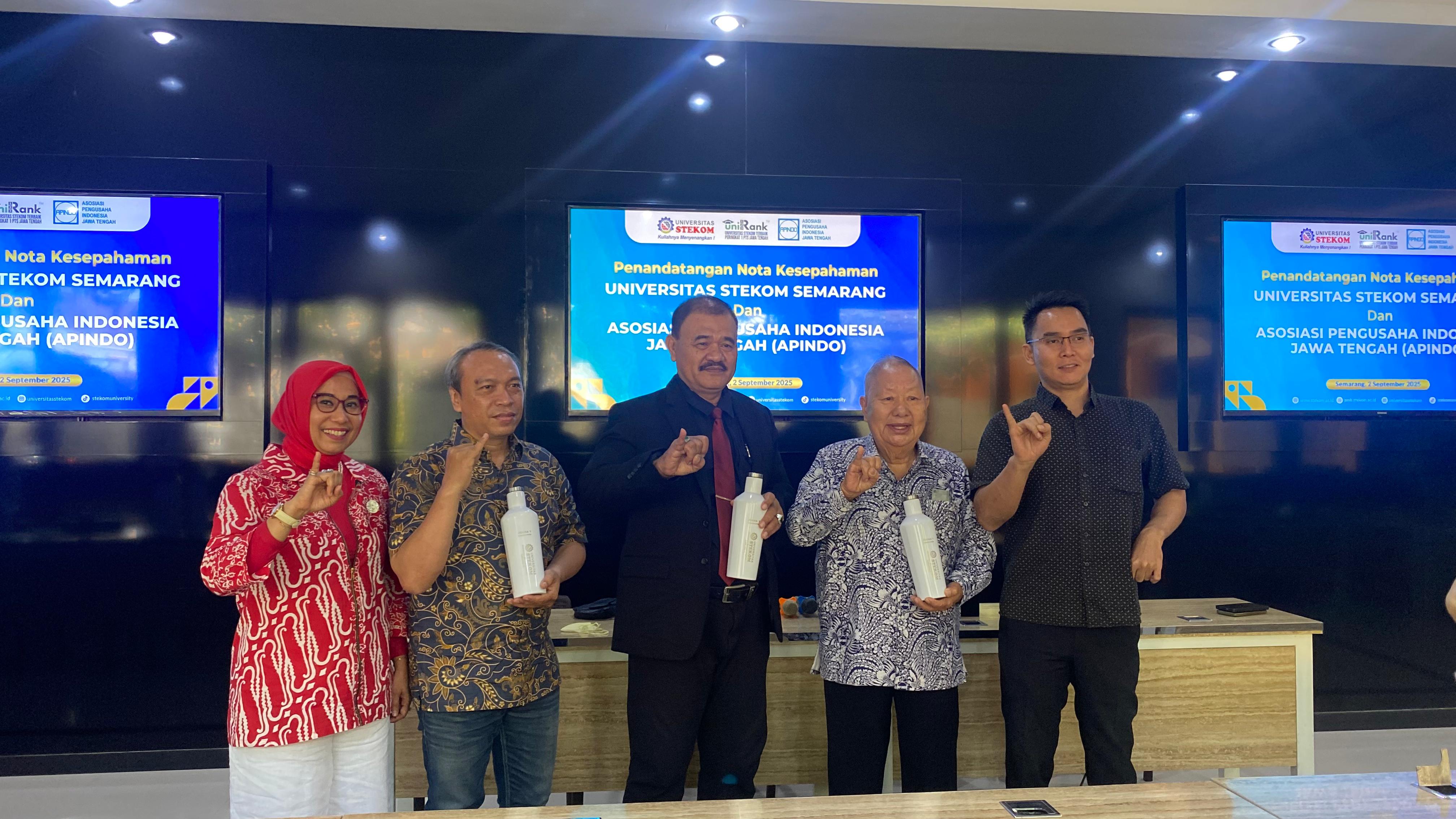 Stekom University Establishes Strategic Partnership with APINDO Central Java