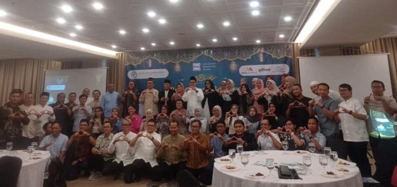 Pererat Silaturahmi, DPK Apindo Bekasi Santuni Yatim dan Penghafal Al-Qur’an Tuna Netra